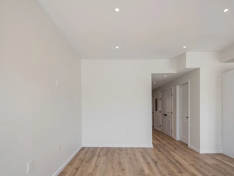 3250 Lorain Ave — Photo 9