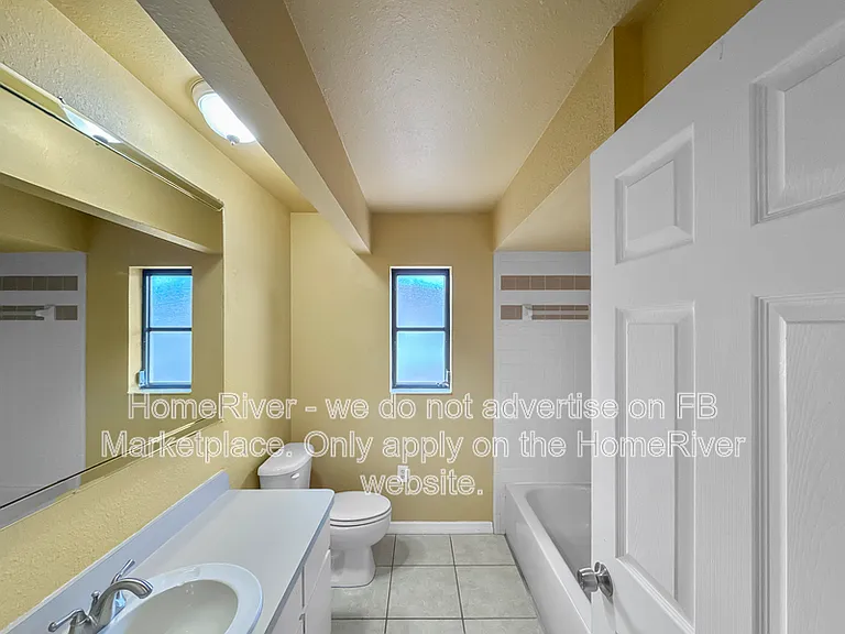 2194 Rio De Janeiro Ave — Photo 18