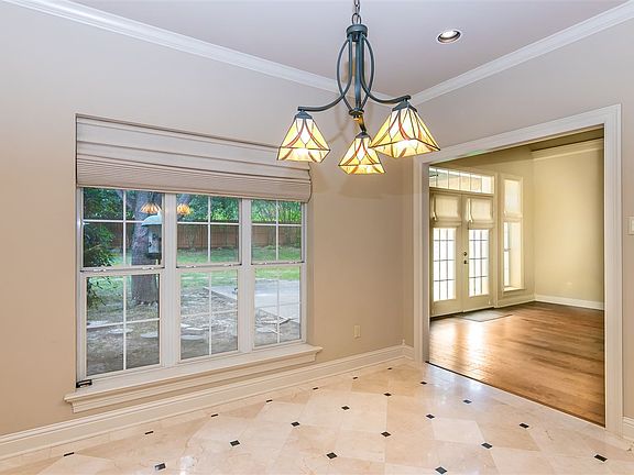 5th image of 103 Oak Isle Dr
