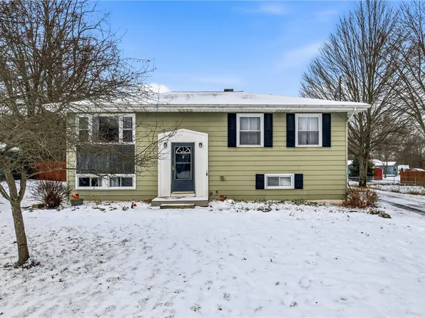 1415 Wakefield Dr, Hermitage, PA 16148