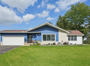 1305 Riverview Ln, Watertown, WI 53094