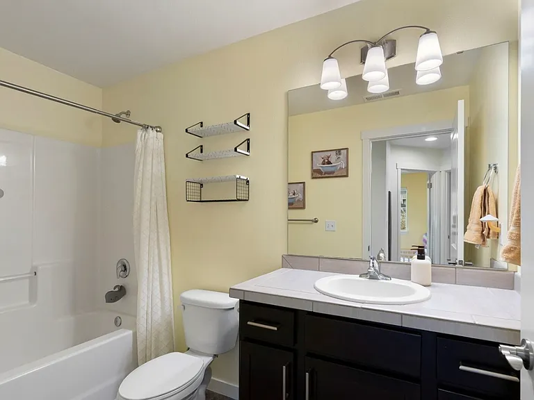 744 Courage Ct SE — Photo 15