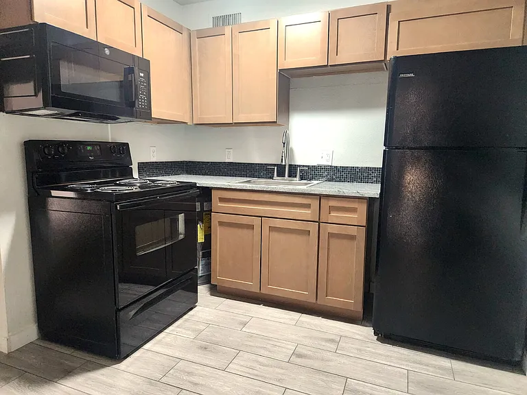 5112 N 28th Dr #3 — Photo 5