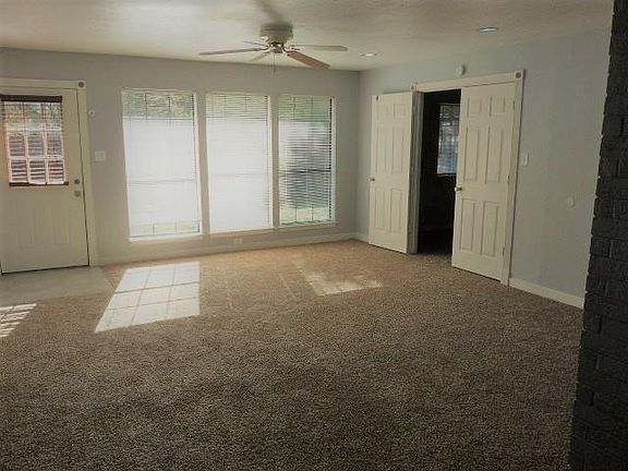 4th image of 806 Century Park Dr