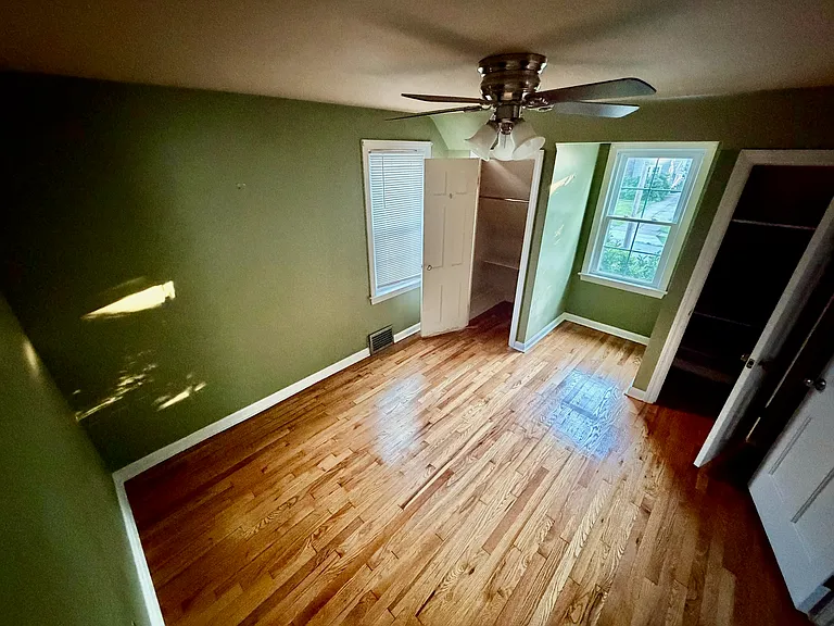 1561 Maywood Rd — Photo 12