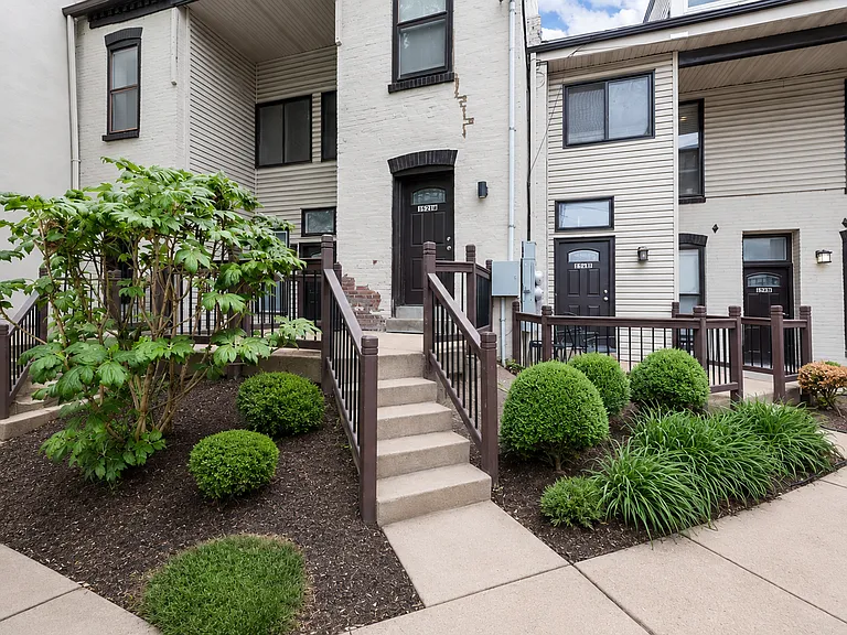 1500 Menard Apartments — Photo 3