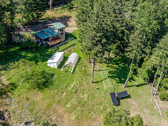 4th image of 4001 Old Briceland Rd