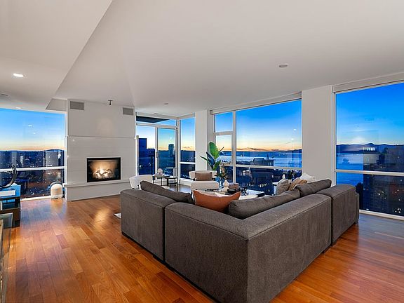 2nd image of 1455 Howe St #2802