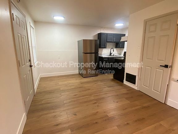 3rd image of 120 Bellerive Blvd APT B