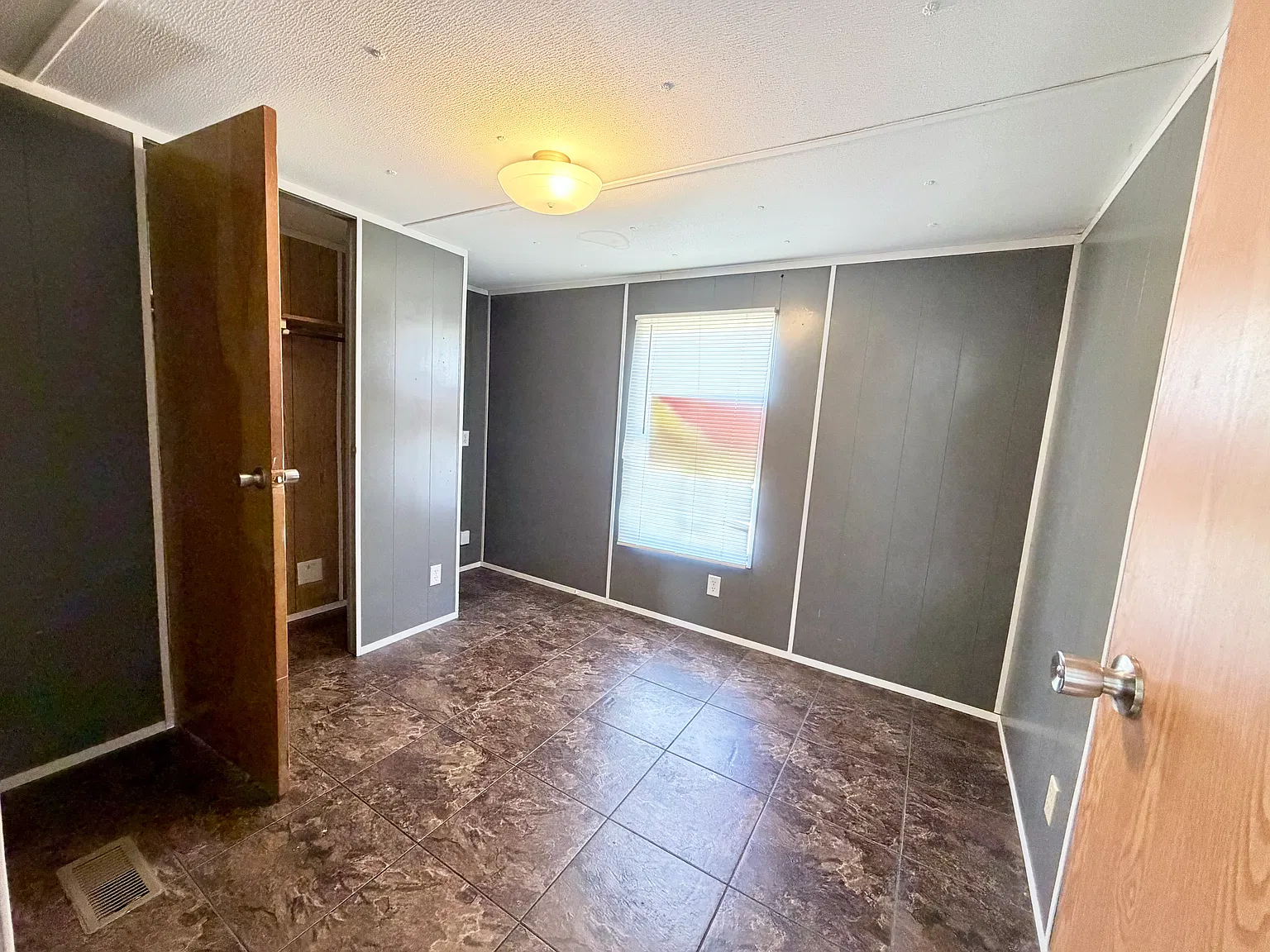 2 bed, 720 sqft, $745 — Photo 4