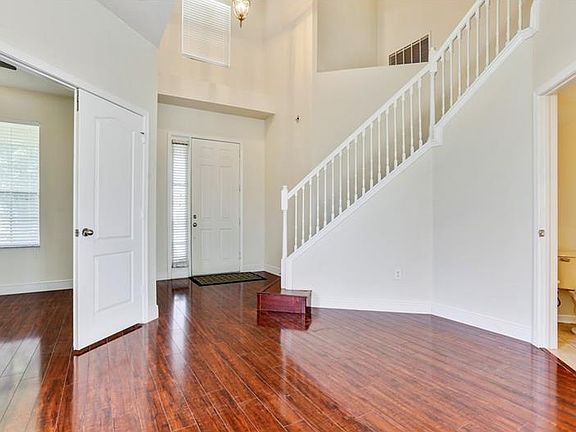 5th image of 1804 Samantha Ln