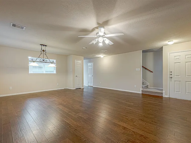 6352 Austinville Dr — Photo 4