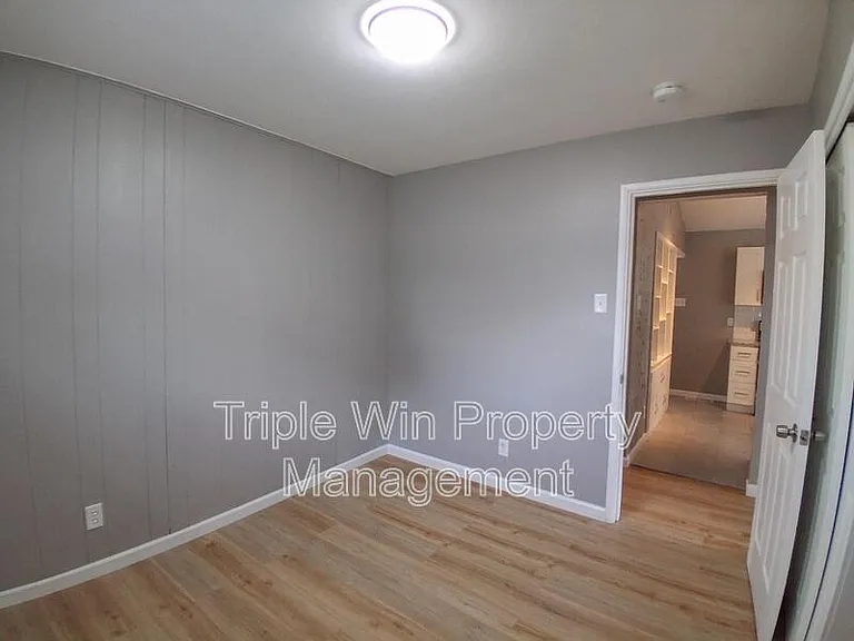 524 Acorn Dr — Photo 15