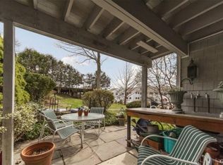 13 Rowayton Woods Dr, Norwalk, CT 06854