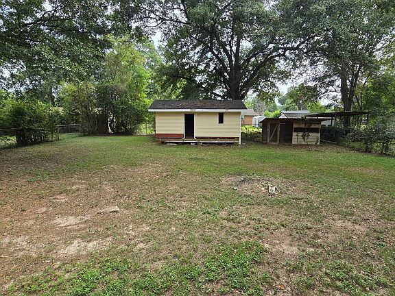 4th image of 109 Meadowcliff Cir