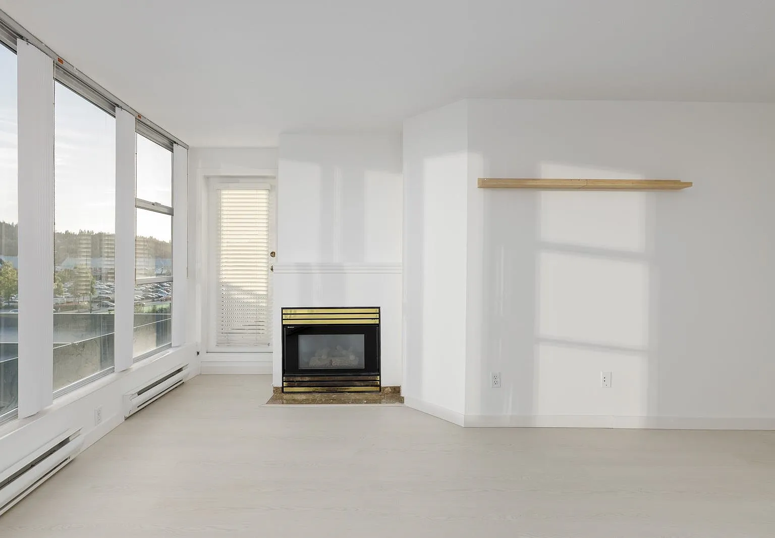 2 bed, 916 sqft, $2,350 — Photo 2