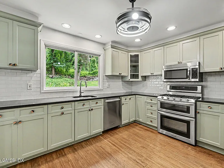 189 Riversville Rd — Photo 4