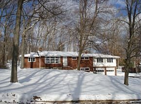 1st image of 16 Sunnyside Dr