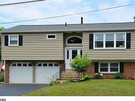 3rd image of 521 Virginia Ave