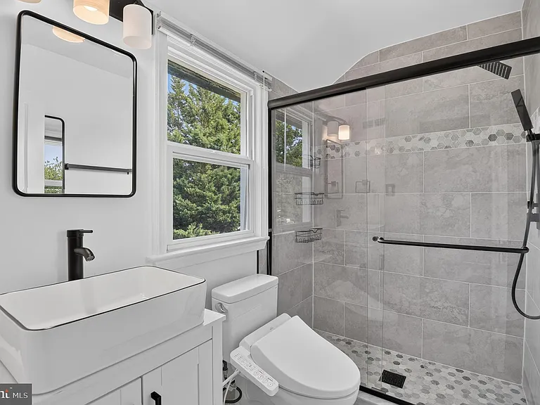 7823 Marion Ln — Photo 23