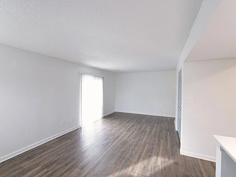 Windsor Apartments — Photo 14