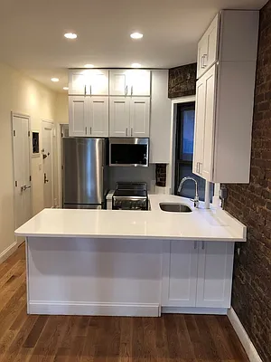 Rented by Sky Management | media 37