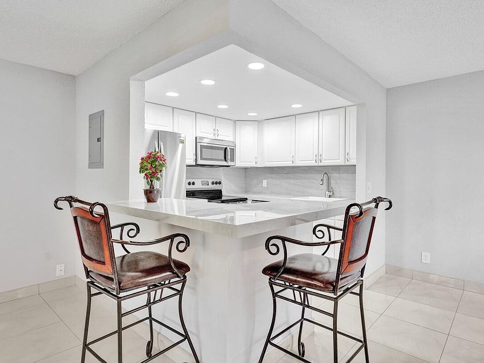 1st image of 114 Tuscany B