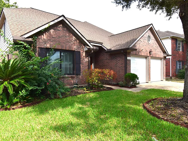 21022 Creek Edge Ct — Photo 2