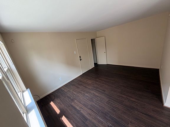 3rd image of 7908 Castor Ave