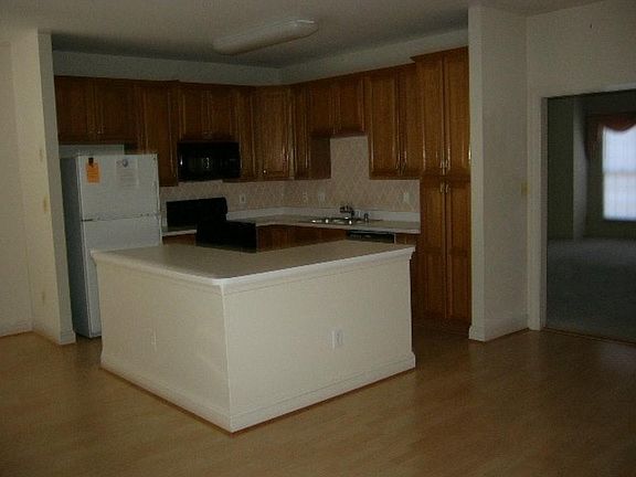 3rd image of 9431 Van Arsdale Dr