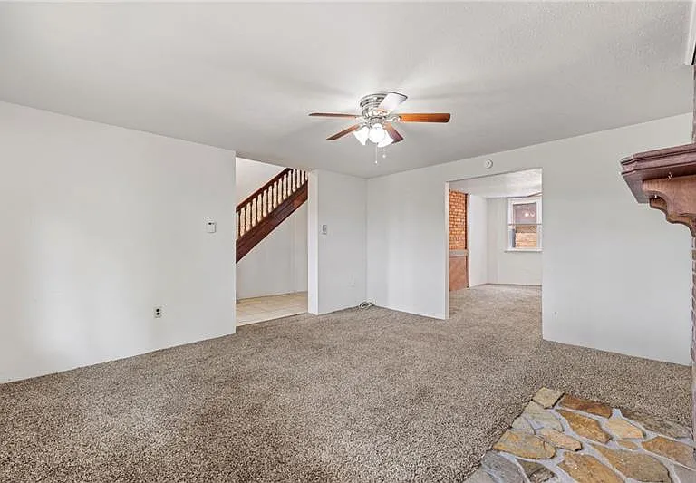 209 E Meyers St — Photo 23