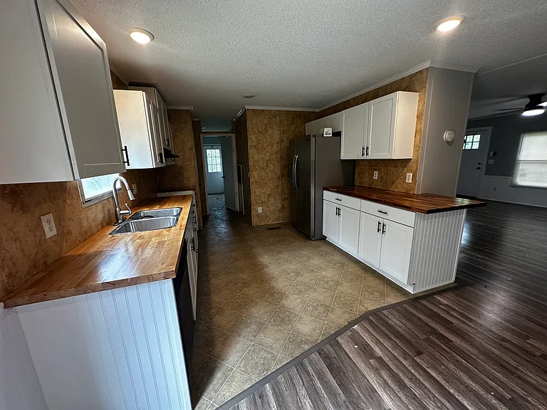 509 Green Swamp Rd — Photo 7