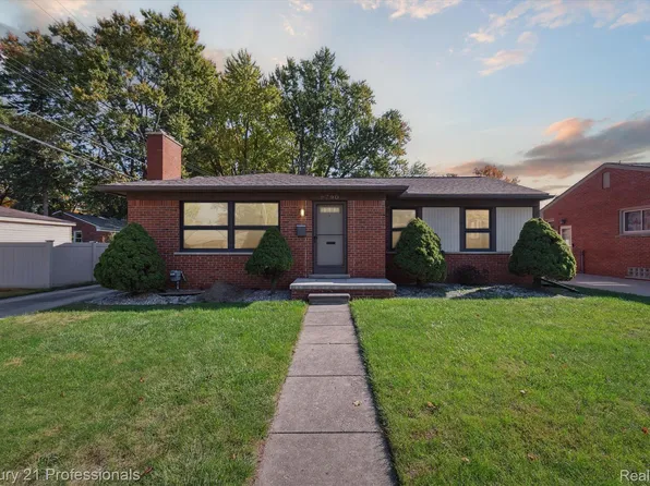 9390 Colorado St, Livonia, MI 48150
