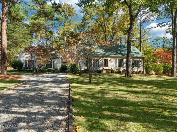 151 Boiling Springs Circle, Southern Pines, NC 28387