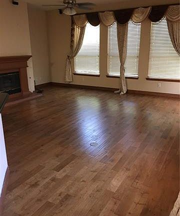 2nd image of 828 Mullrany Dr