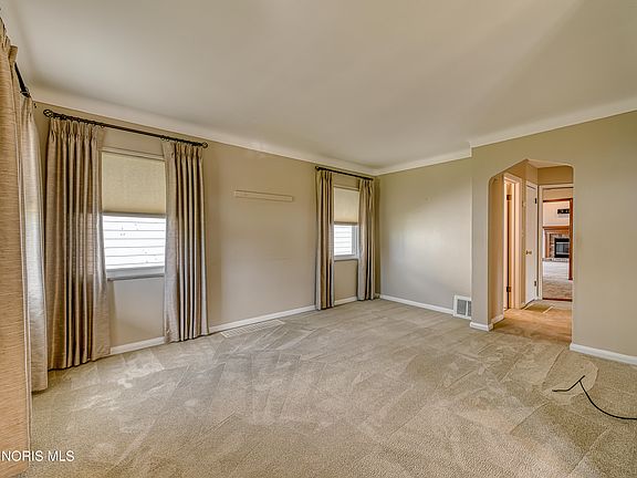5th image of 2625 102nd St