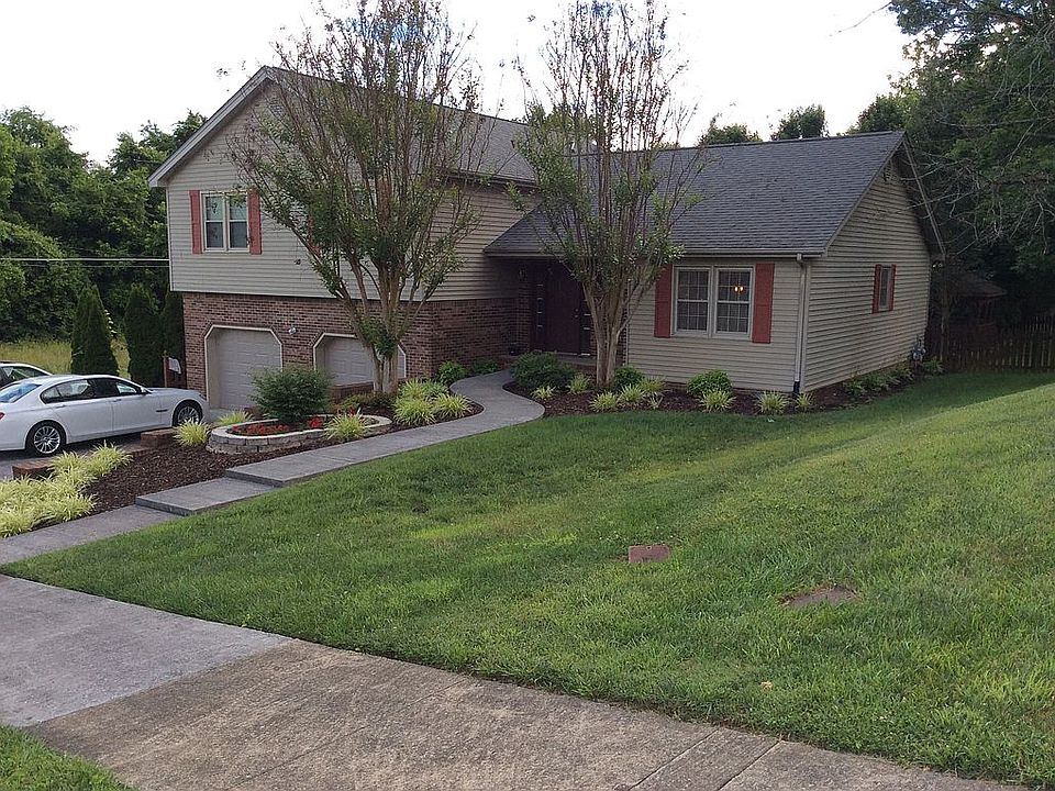 1st image of 11 Moccasin Ct
