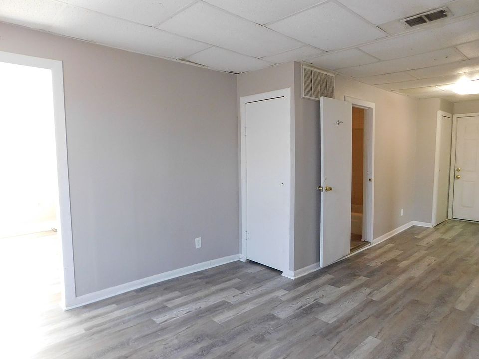 School Apartments 509 N School St Augusta KS Zillow