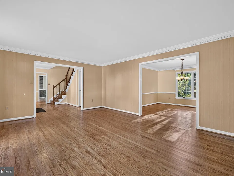 2512 Locustwood Pl