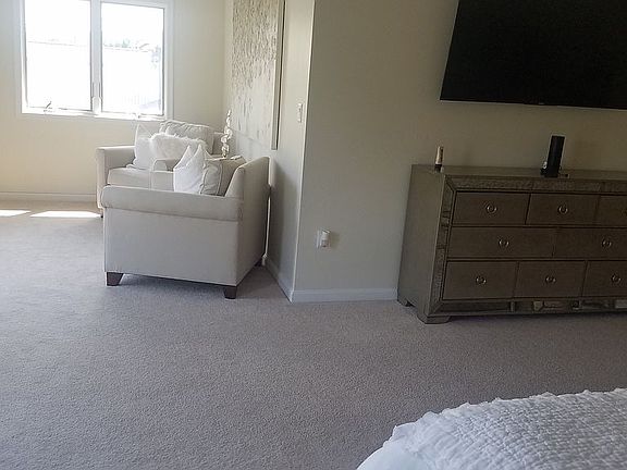 Master bedroom & Alcove