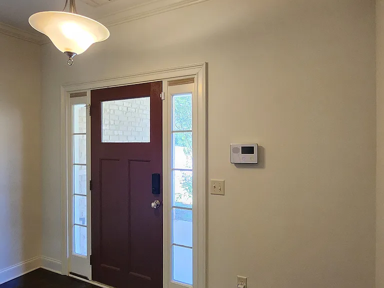 1020 Starr Ct — Photo 2