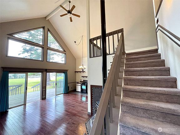 3rd image of 441 Dolphin Avenue NE