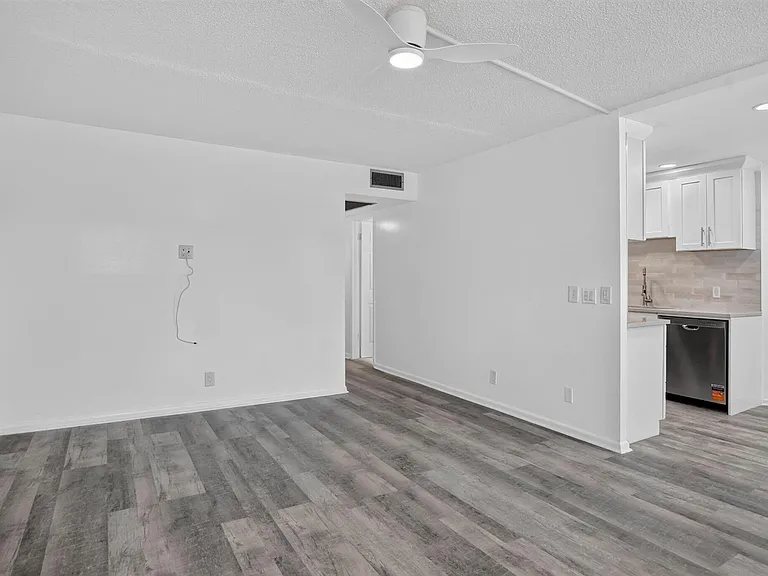3045 Cornwall Dr #C — Photo 8