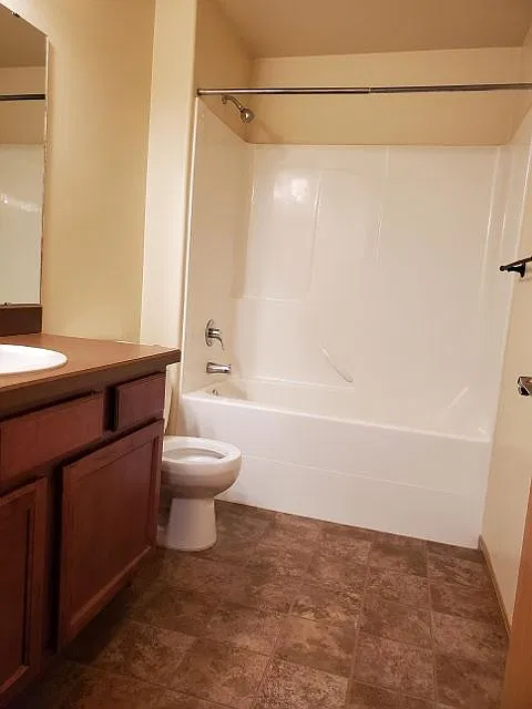 3 bed, 2.0 bath, 1456 sqft, $1,795 — Photo 4