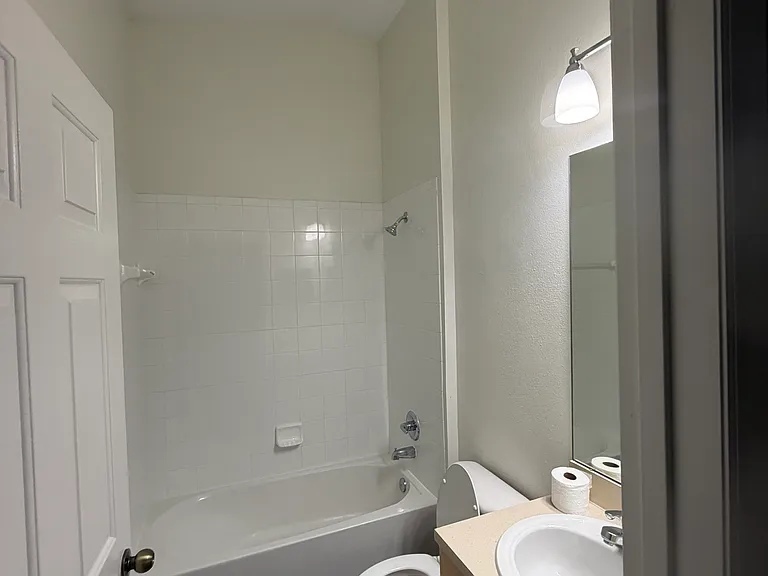 11719 Crest Creek Dr — Photo 2