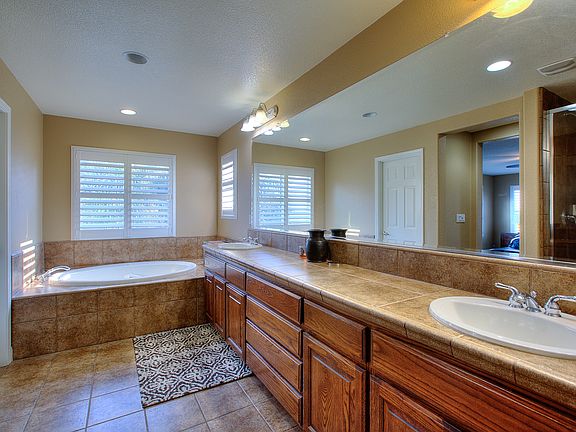 2nd image of 503 Clydesdale Ct
