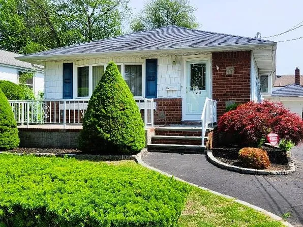 32 Liszt Street #A, Hicksville, NY 11801