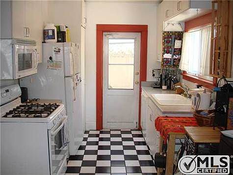 3rd image of 3224 Dwight St