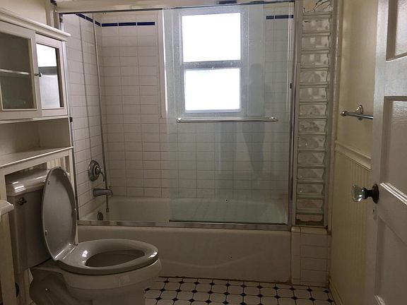 4th image of 918 Palm Ave #C