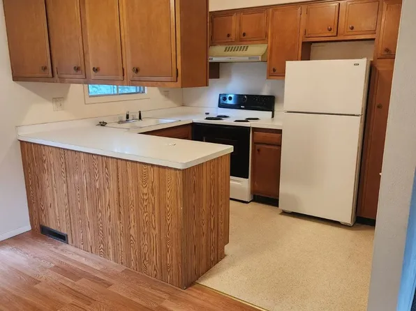 712 12th St., 712 12th St #7, Baraboo, WI 53913